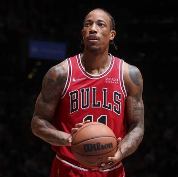 NBA得分榜最新排名，篮球之魂与巷弄深处的隐藏美食奇遇